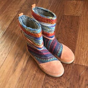 TOMS Nepal Multi-color mid calf boot
